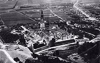 Czstochowa - Klasztor w Czstochowie na fotografii z lat 30. XX wieku